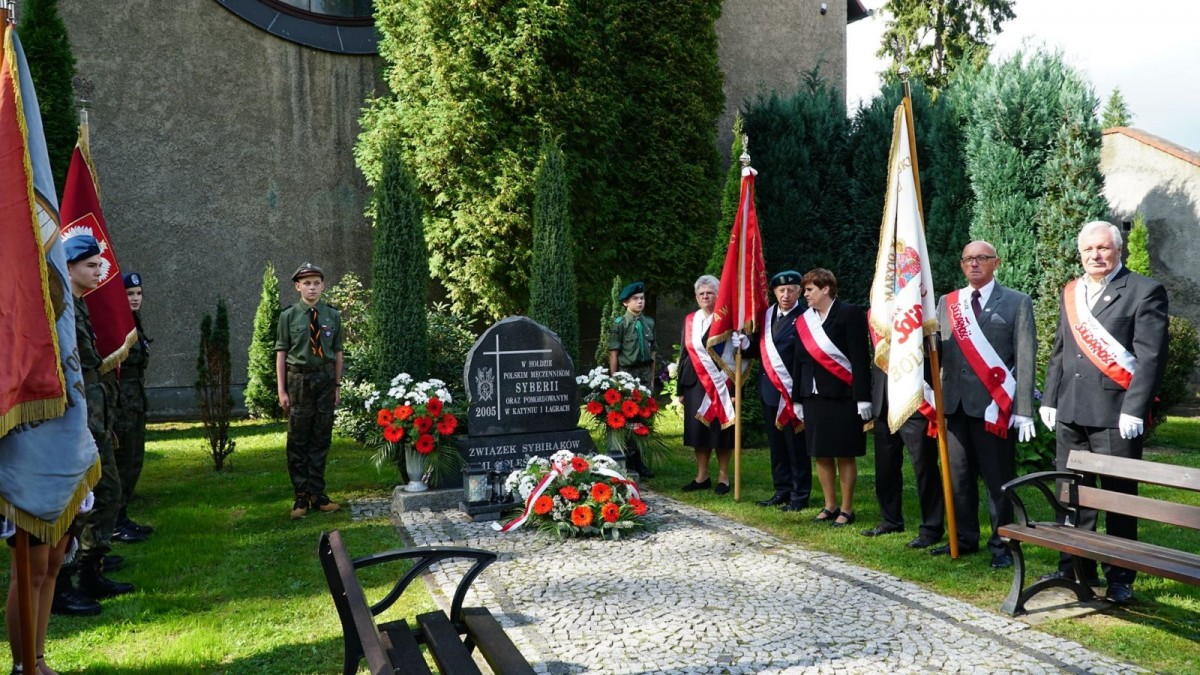 Udział starosty bolesławieckiego w obchodach Światowego Dnia Sybiraka w Bolesławcu