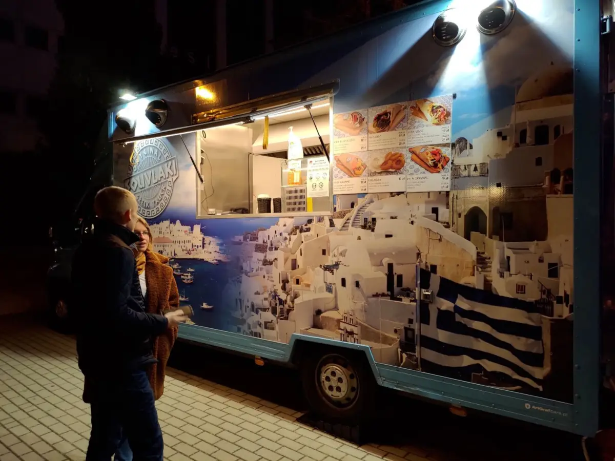 Food trucki przy pl. Piłsudskiego w Bolesławcu