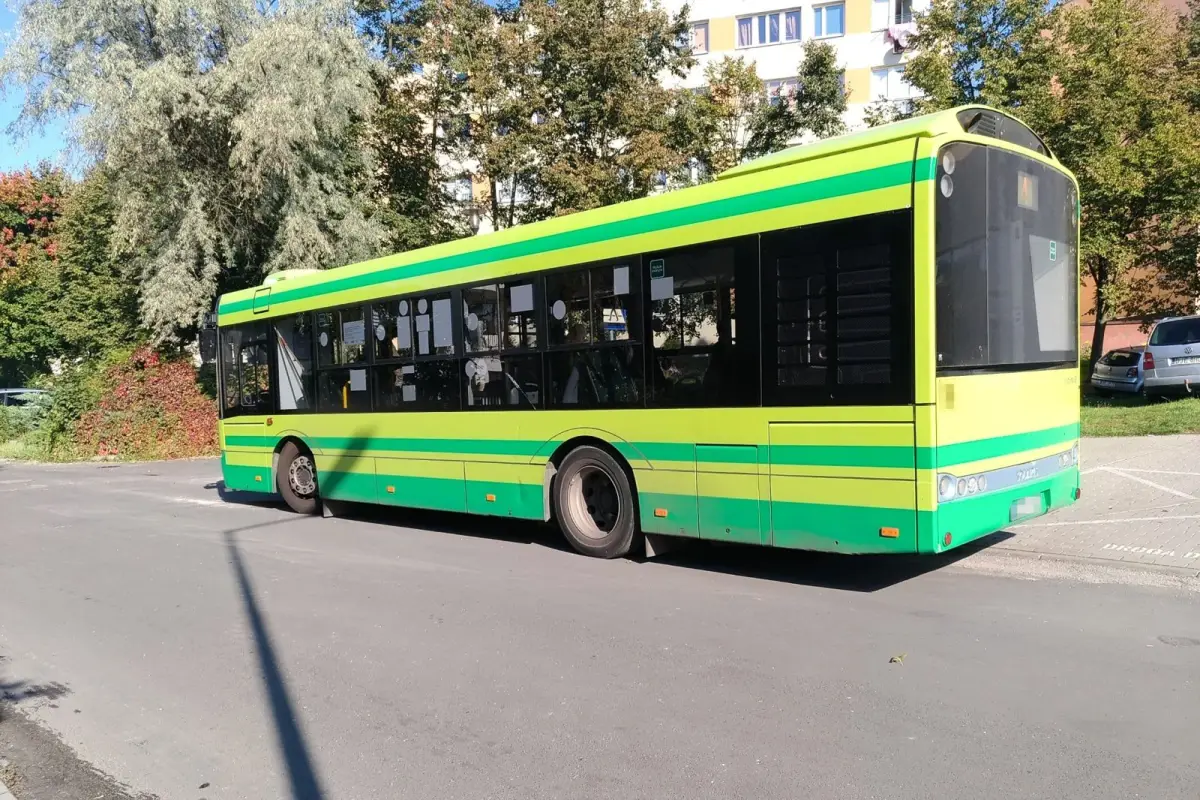 Zderzenie dwóch pojazdów przy ulicy Łasickiej w Bolesławcu
