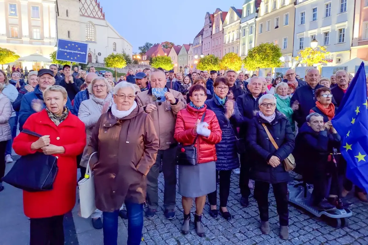 Protestują na bolesławieckim Rynku, nie chcą polexitu