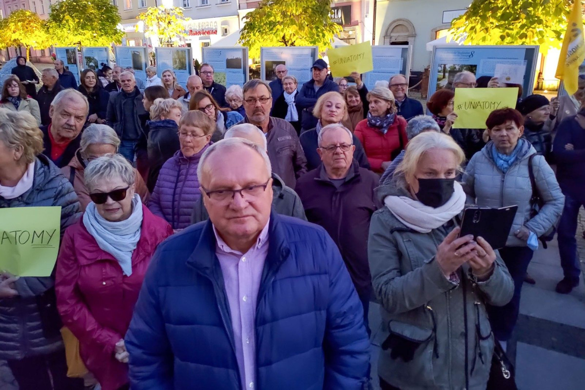 Protestują na bolesławieckim Rynku, nie chcą polexitu