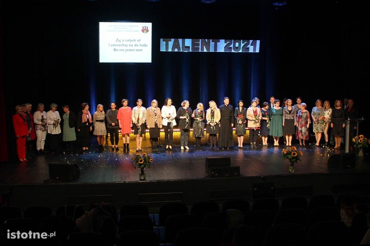 Gala wręczenia nagród najzdolniejszym uczniom i najlepszym nauczycielom