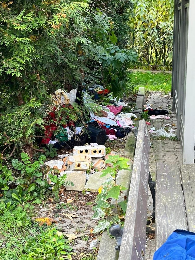 Bałagan przy ulicy Polnej w Bolesławcu