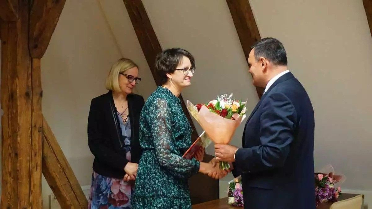 Wyróżniający się nauczyciele z gminy Nowogrodziec uhonorowani