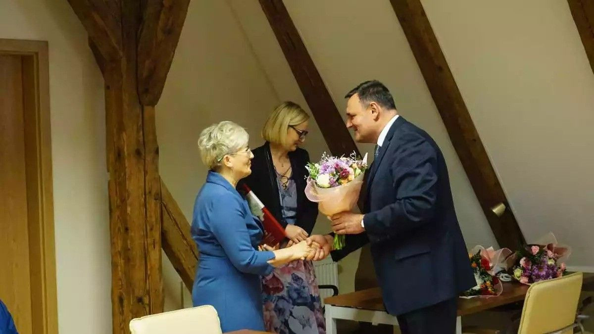 Wyróżniający się nauczyciele z gminy Nowogrodziec uhonorowani