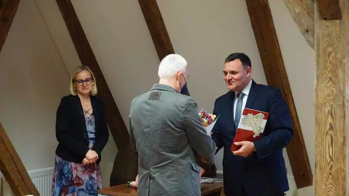 Wyróżniający się nauczyciele z gminy Nowogrodziec uhonorowani
