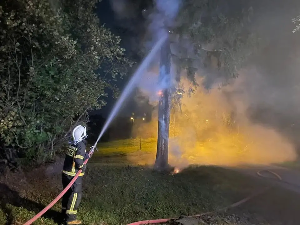 Akcja straży pożarnej przy ul. Garncarskiej w Nowogrodźcu