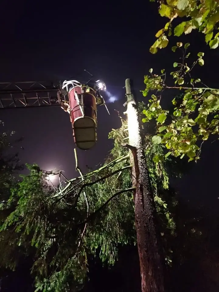 Akcja straży pożarnej przy ul. Garncarskiej w Nowogrodźcu