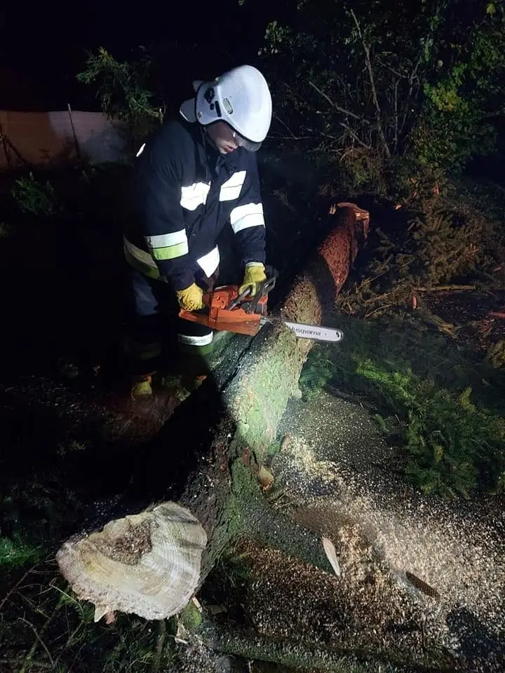 Akcja straży pożarnej przy ul. Garncarskiej w Nowogrodźcu