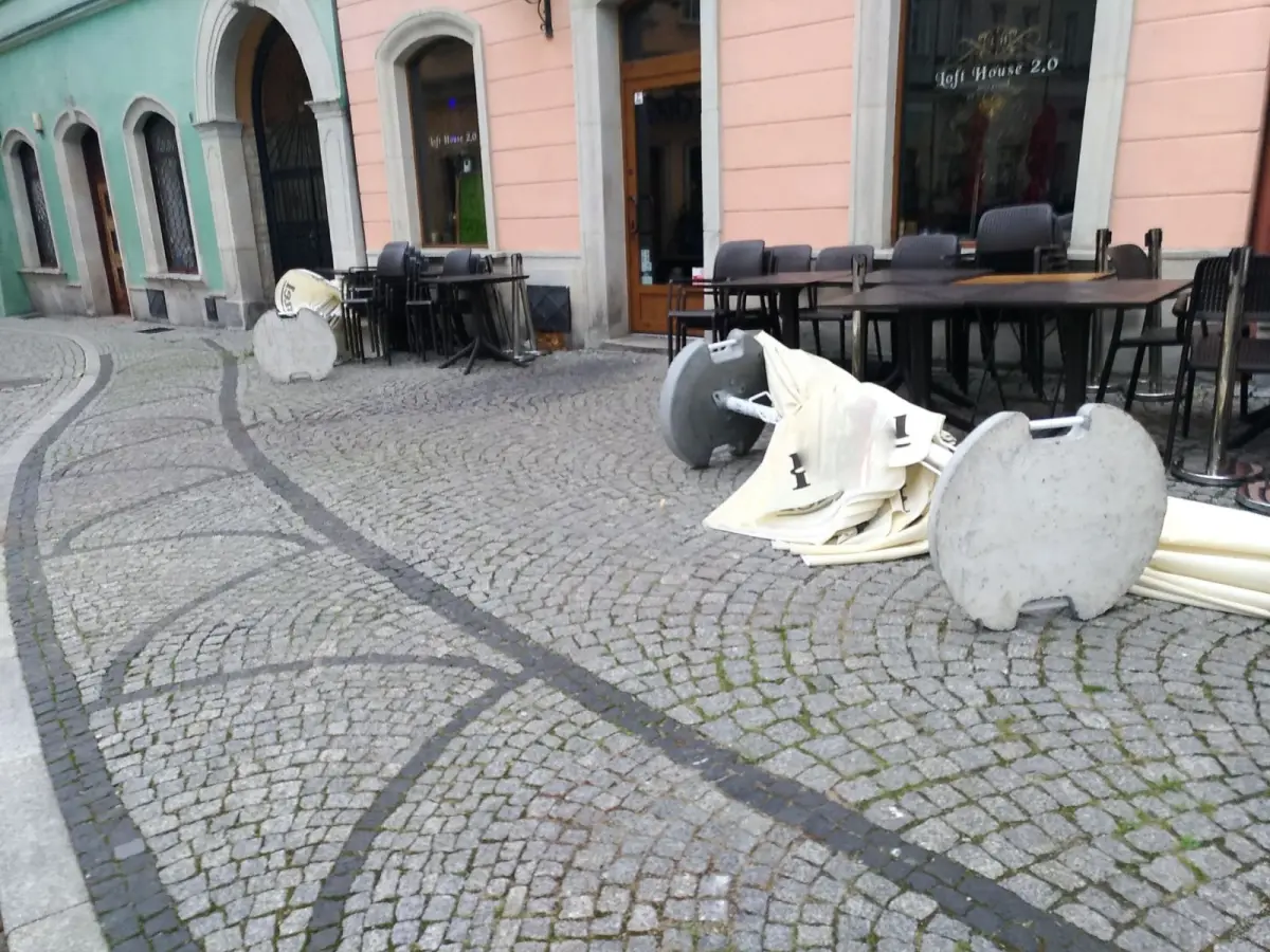 Skutki wichury na bolesławieckim Rynku