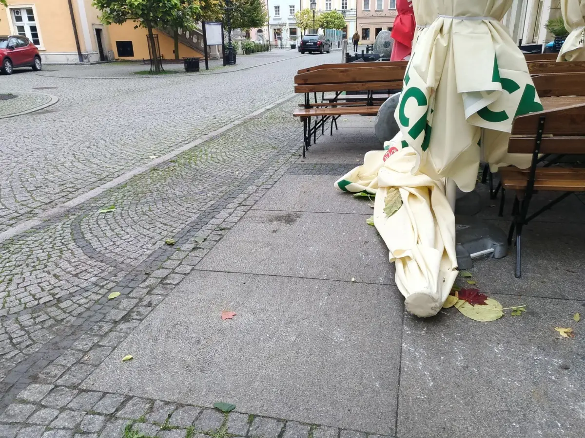 Skutki wichury na bolesławieckim Rynku