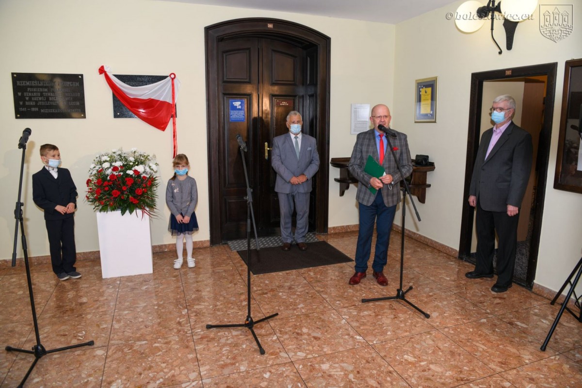 Edukacja była nadzieją. Upamiętnili pierwszych powojennych nauczycieli w Bolesławcu