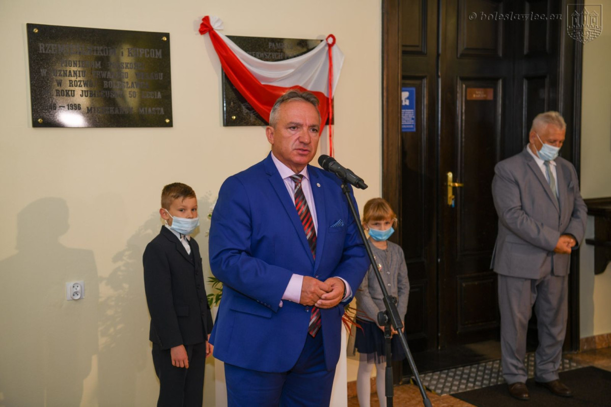 Edukacja była nadzieją. Upamiętnili pierwszych powojennych nauczycieli w Bolesławcu