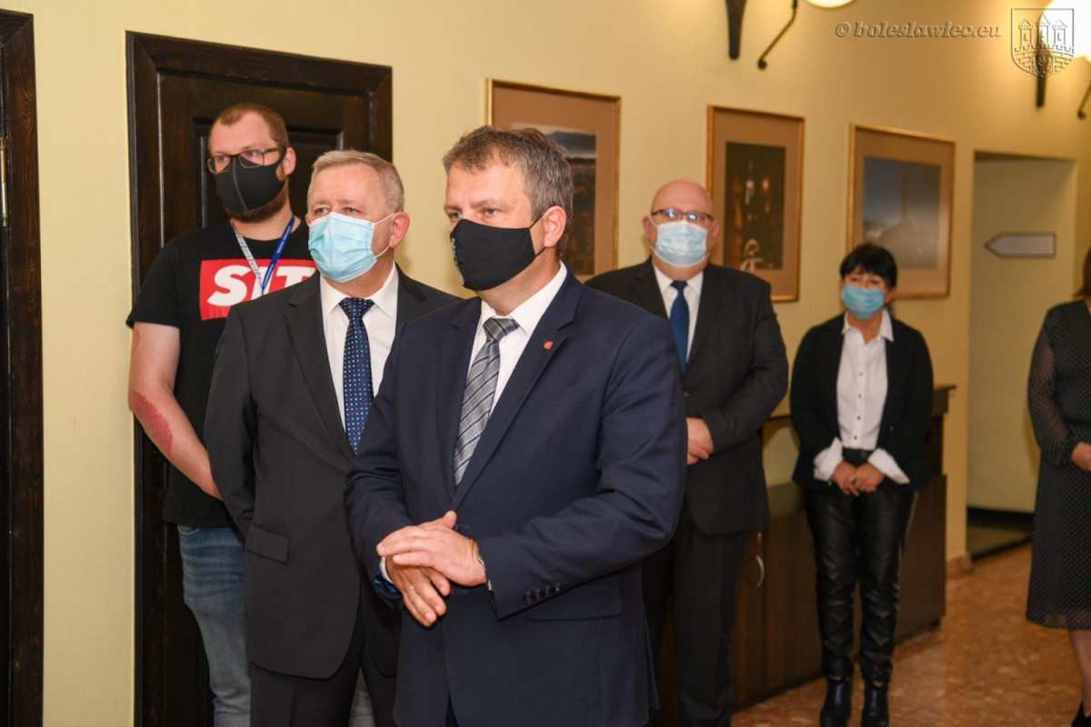 Edukacja była nadzieją. Upamiętnili pierwszych powojennych nauczycieli w Bolesławcu