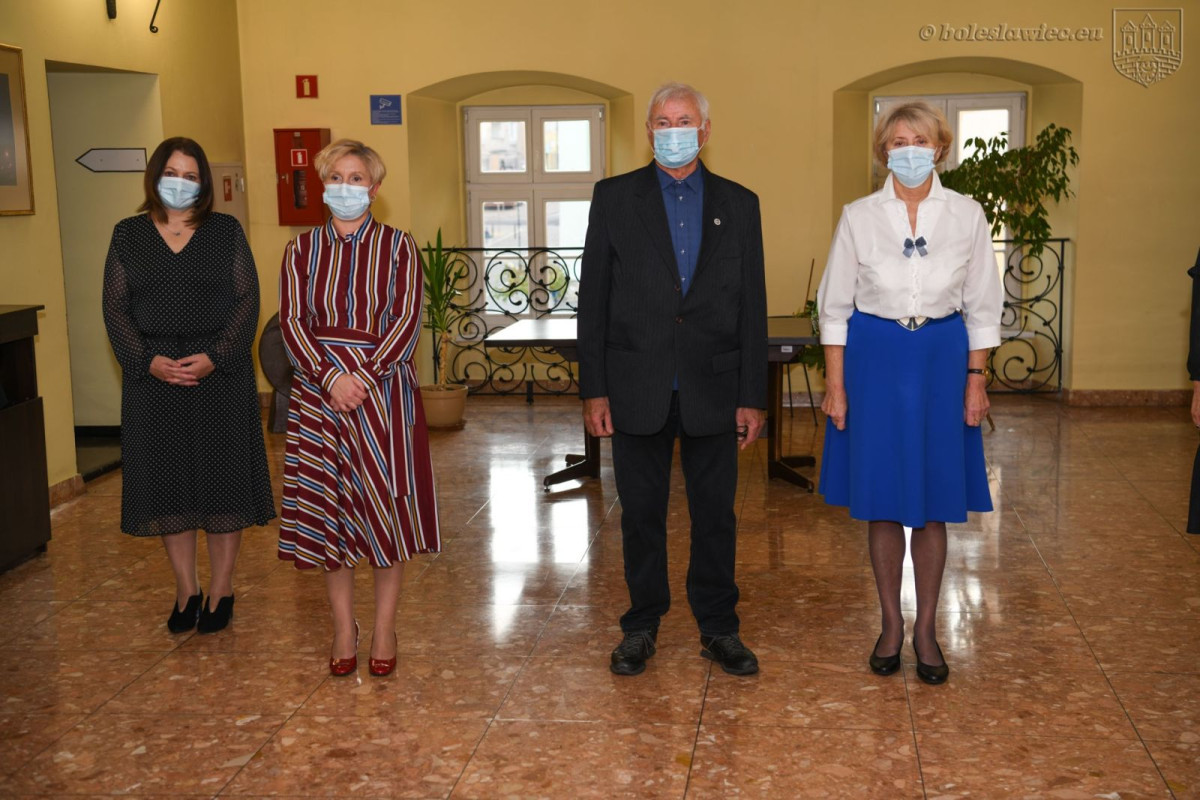 Edukacja była nadzieją. Upamiętnili pierwszych powojennych nauczycieli w Bolesławcu