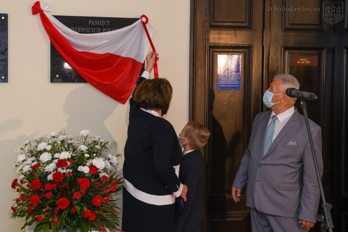 Edukacja była nadzieją. Upamiętnili pierwszych powojennych nauczycieli w Bolesławcu