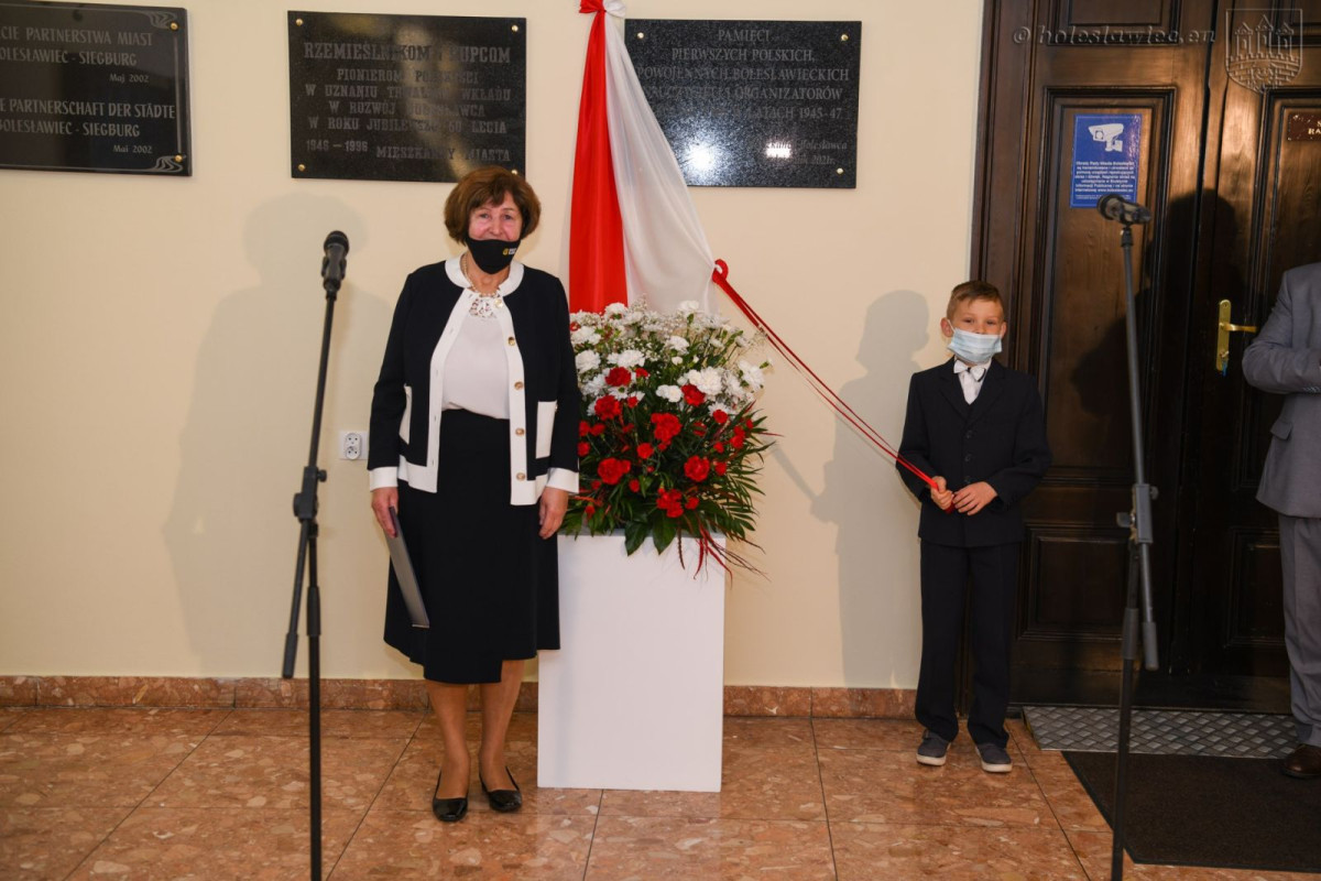 Edukacja była nadzieją. Upamiętnili pierwszych powojennych nauczycieli w Bolesławcu