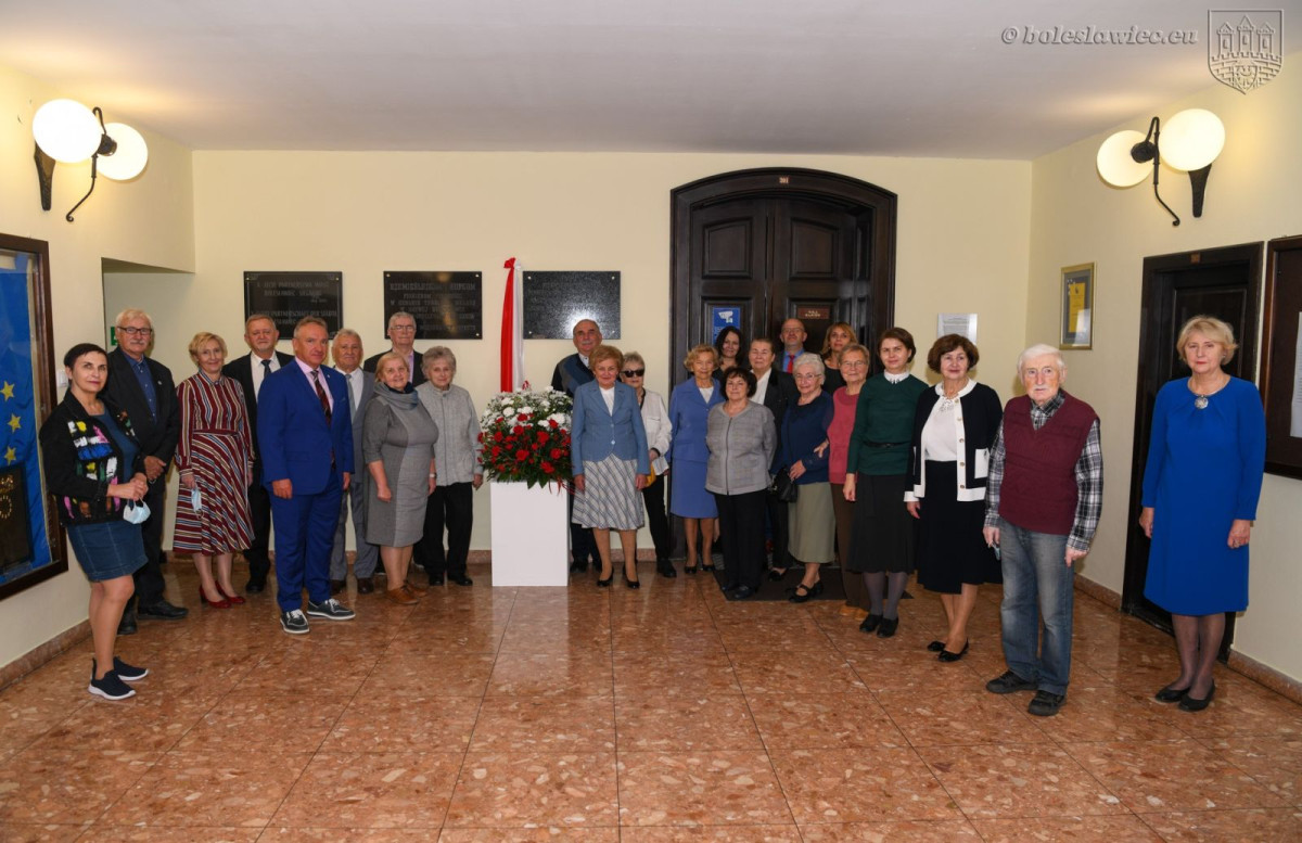 Edukacja była nadzieją. Upamiętnili pierwszych powojennych nauczycieli w Bolesławcu