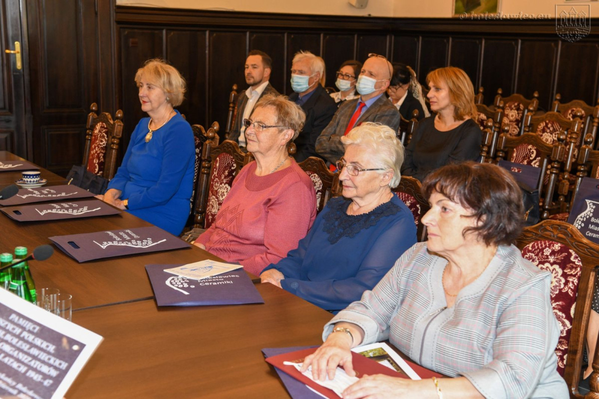 Edukacja była nadzieją. Upamiętnili pierwszych powojennych nauczycieli w Bolesławcu