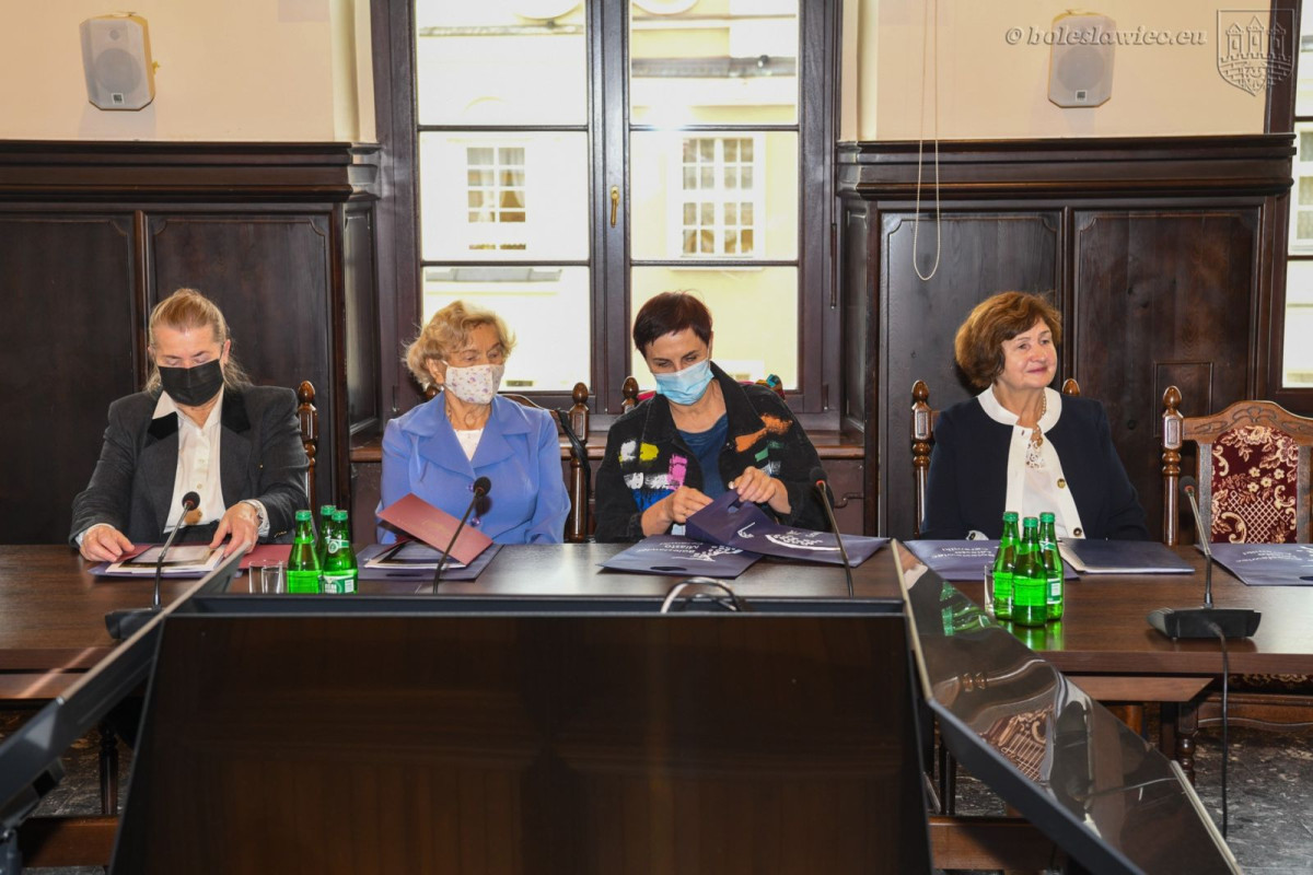 Edukacja była nadzieją. Upamiętnili pierwszych powojennych nauczycieli w Bolesławcu