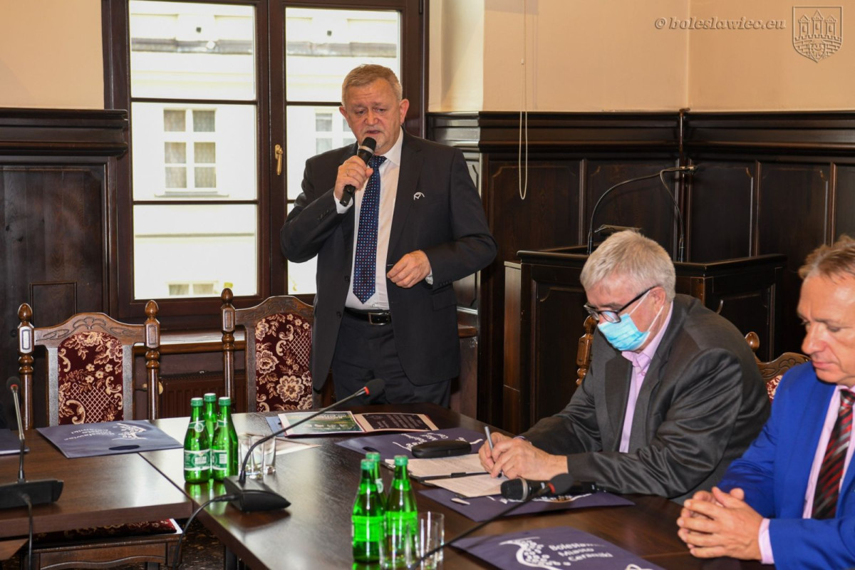 Edukacja była nadzieją. Upamiętnili pierwszych powojennych nauczycieli w Bolesławcu