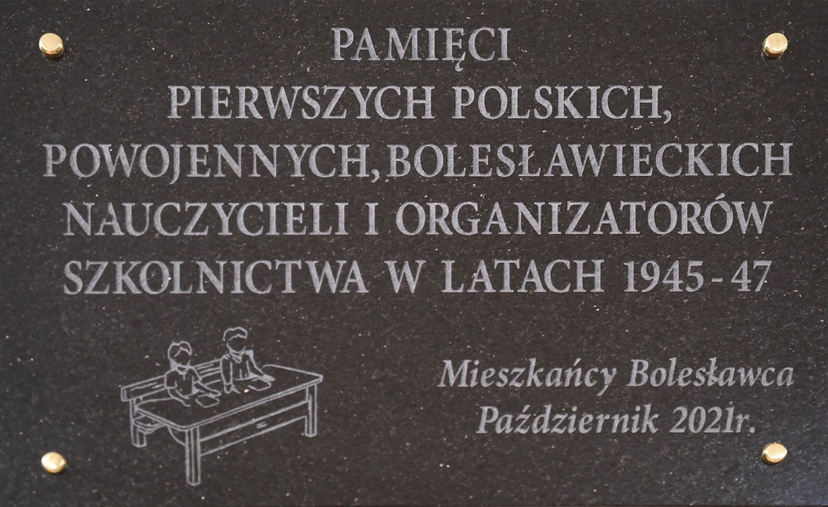 Edukacja była nadzieją. Upamiętnili pierwszych powojennych nauczycieli w Bolesławcu