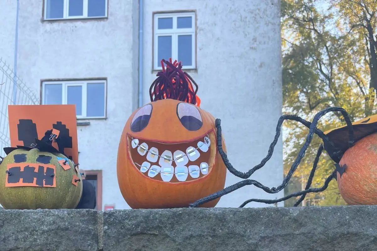 Bolesławiecki Oxpress z halloweenową wystawą