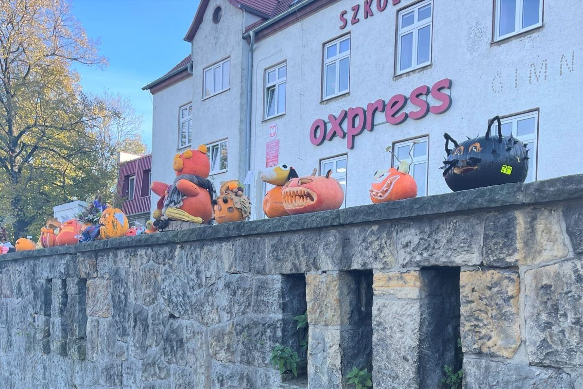 Bolesławiecki Oxpress z halloweenową wystawą