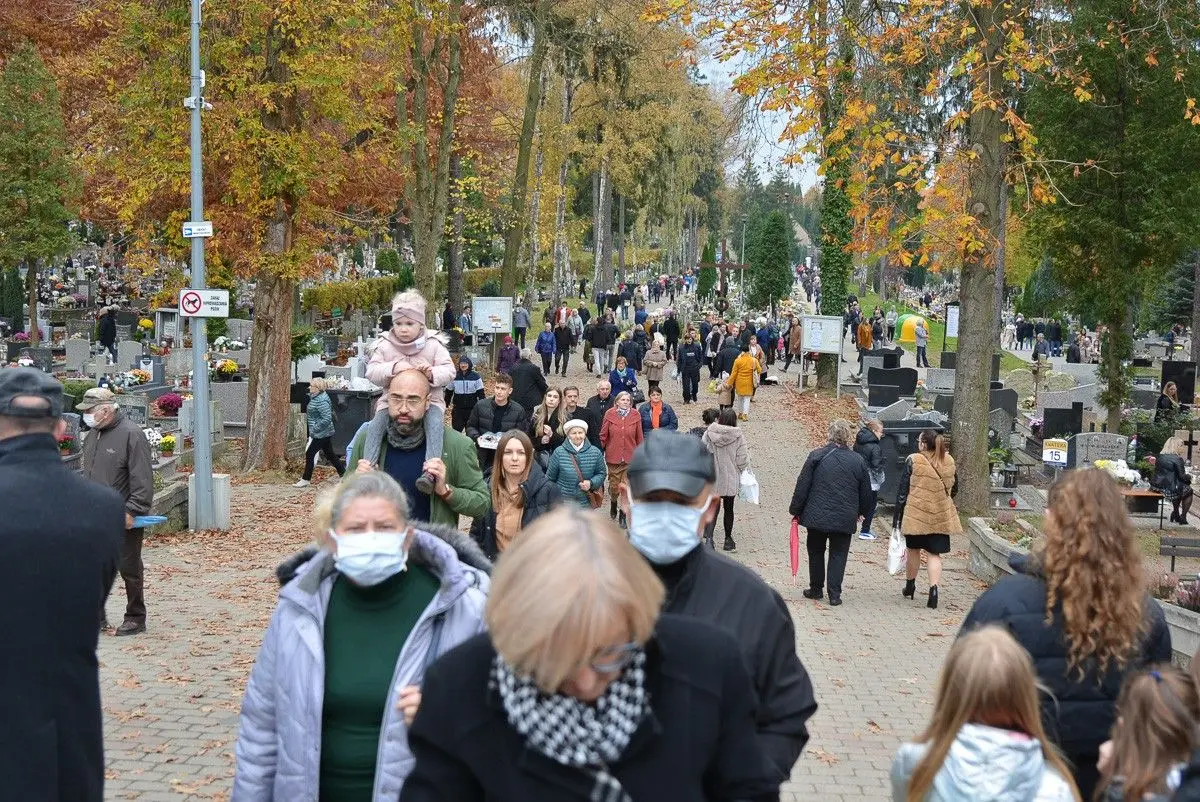 Wszystkich Świętych na bolesławieckim cmentarzu