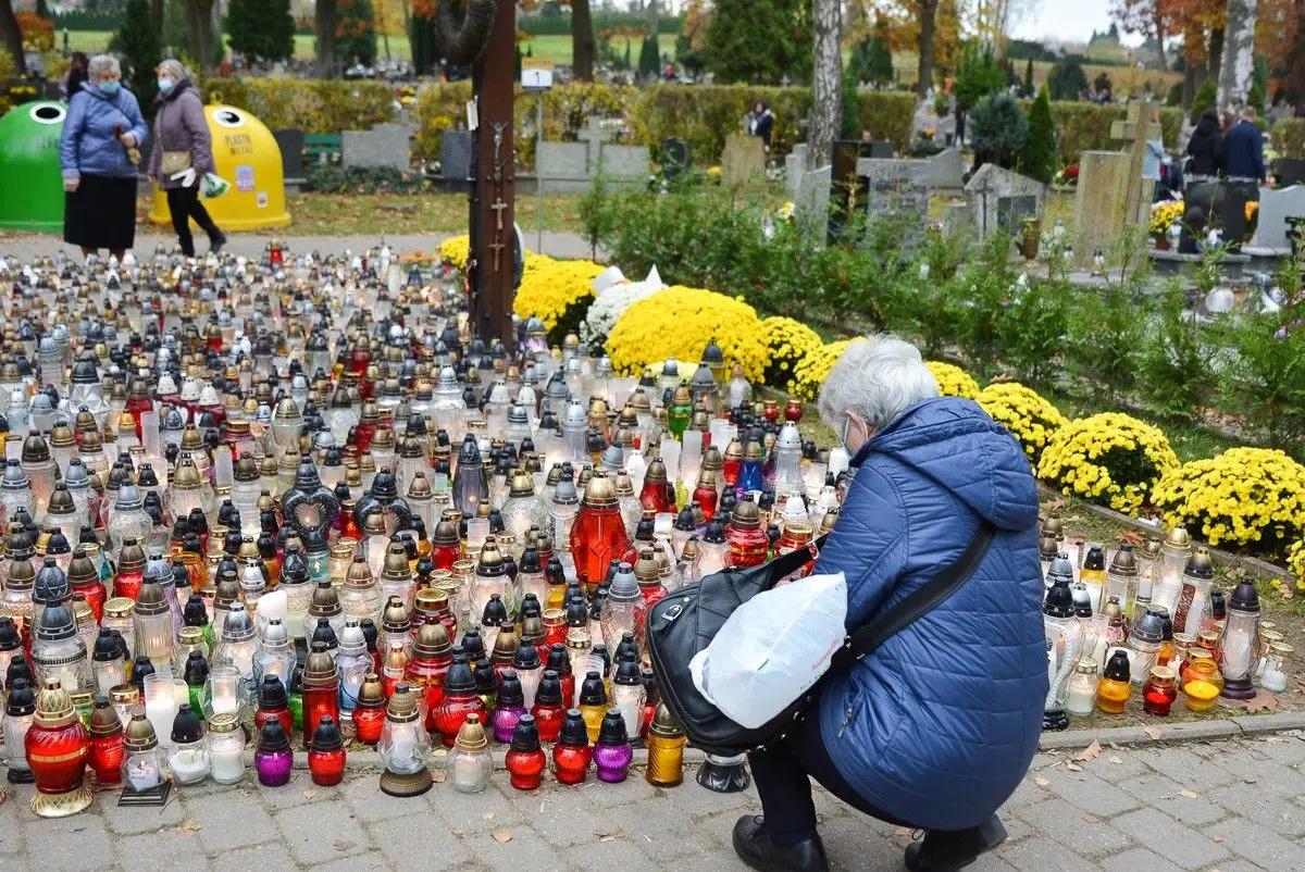 Wszystkich Świętych na bolesławieckim cmentarzu