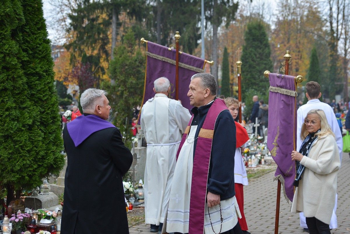 Wszystkich Świętych na bolesławieckim cmentarzu