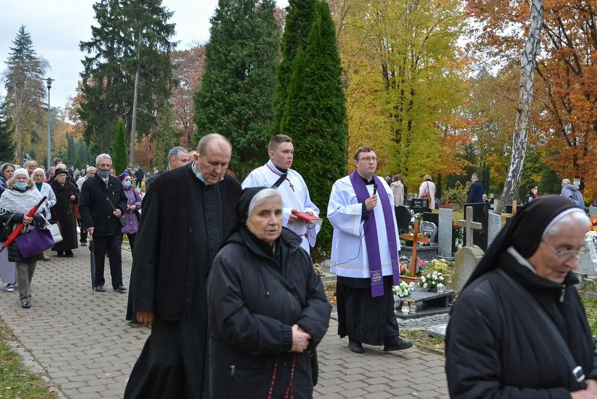Wszystkich Świętych na bolesławieckim cmentarzu