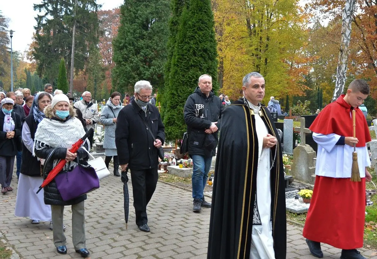 Wszystkich Świętych na bolesławieckim cmentarzu