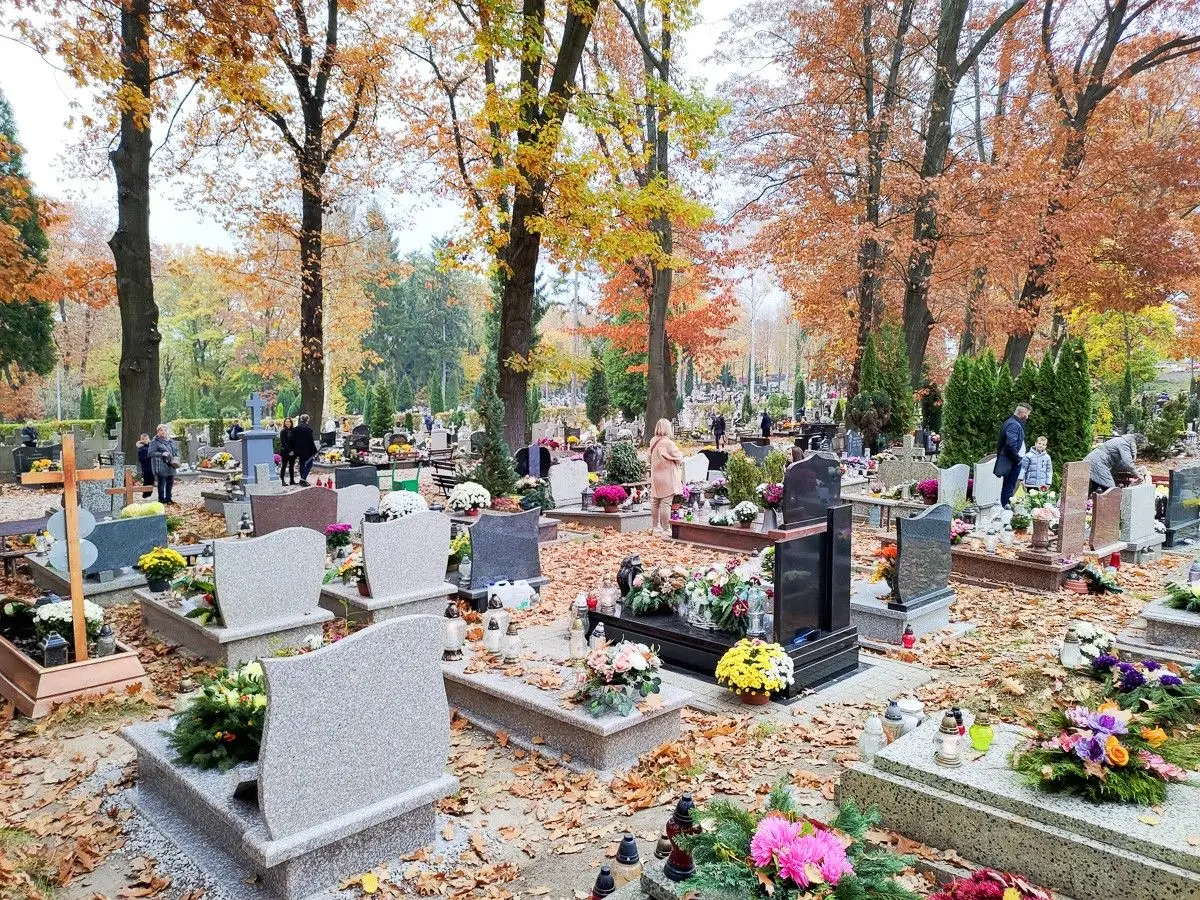Wszystkich Świętych na bolesławieckim cmentarzu