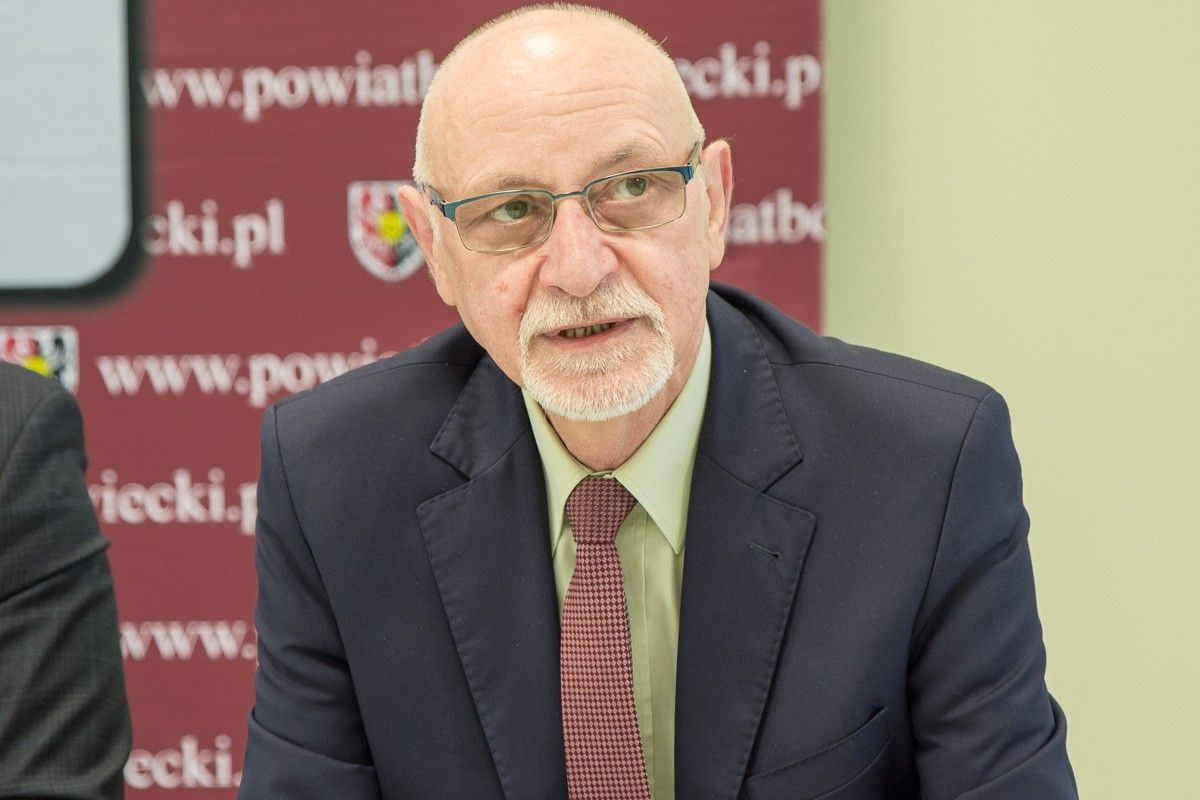 Uroczyste podpisanie umowy w Starostwie Powiatowym w Bolesławcu