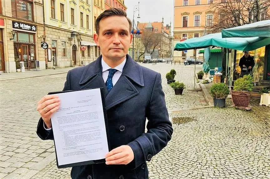 Poseł Michał Jaros z zawiadomieniem do prokuratury