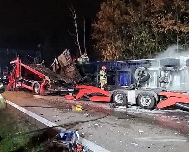 Karambol z udziałem pięciu samochodów na A4