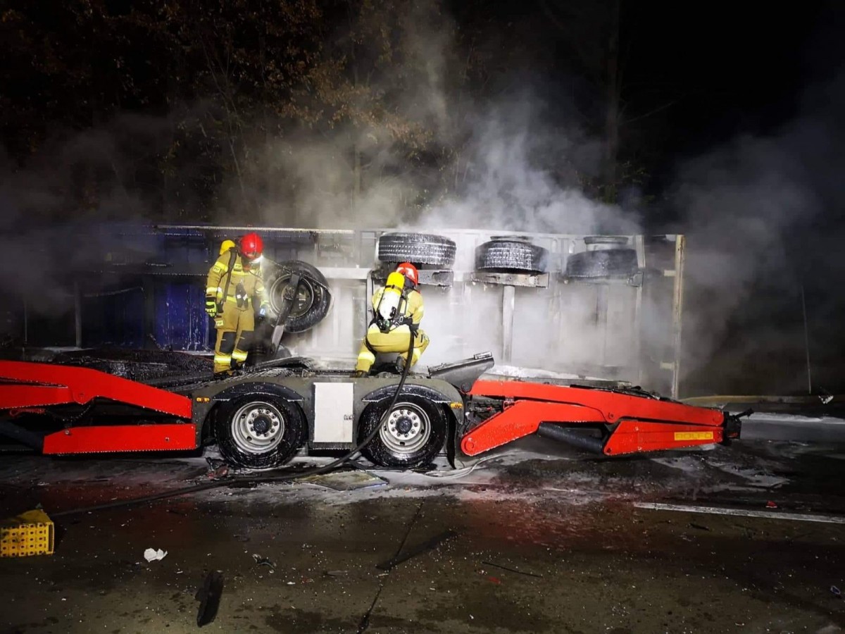 Karambol z udziałem pięciu samochodów na A4