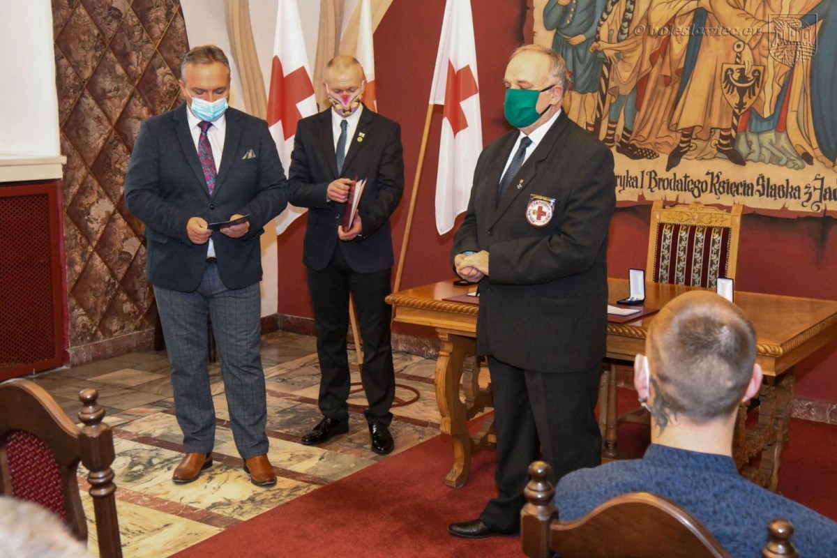 Honorowi dawcy krwi z Bolesławca docenieni przez ministra zdrowia