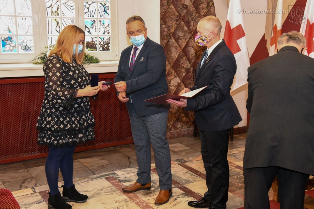 Honorowi dawcy krwi z Bolesławca docenieni przez ministra zdrowia