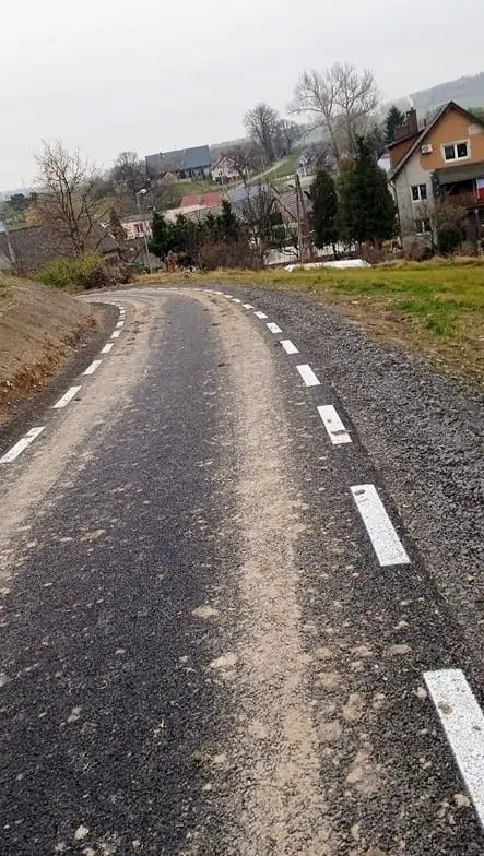Zabłocona droga w Raciborowicach Górnych