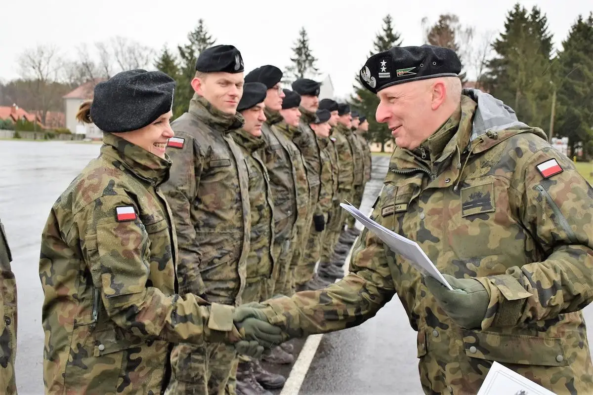 Święto Artylerzystów i ślubowanie uczniów klasy mundurowej z II LO w Bolesławcu