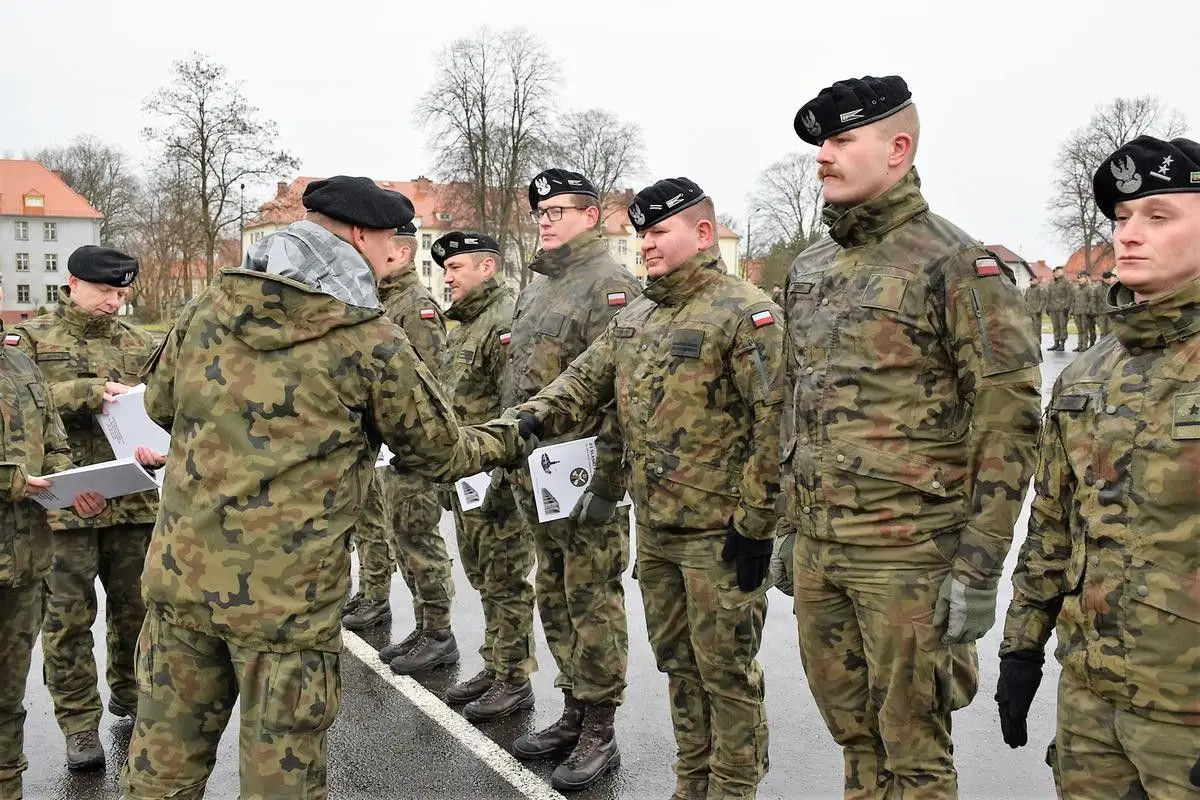 Święto Artylerzystów i ślubowanie uczniów klasy mundurowej z II LO w Bolesławcu