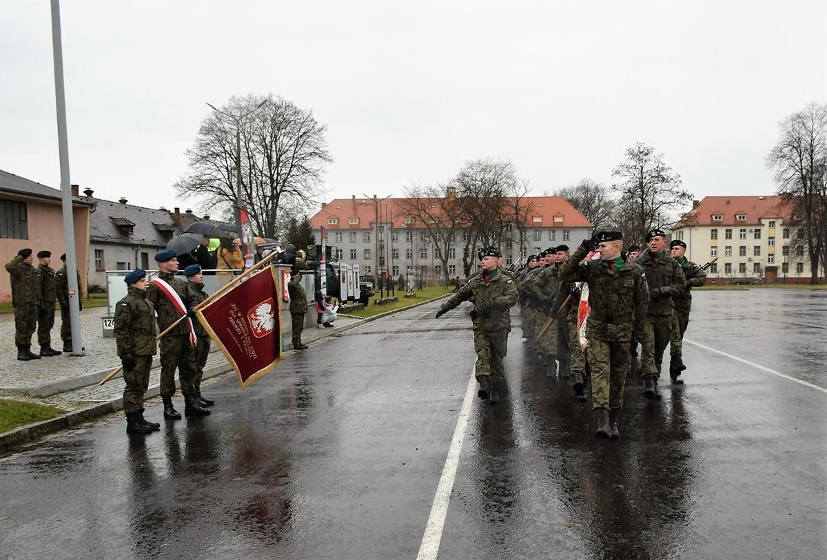 Święto Artylerzystów i ślubowanie uczniów klasy mundurowej z II LO w Bolesławcu
