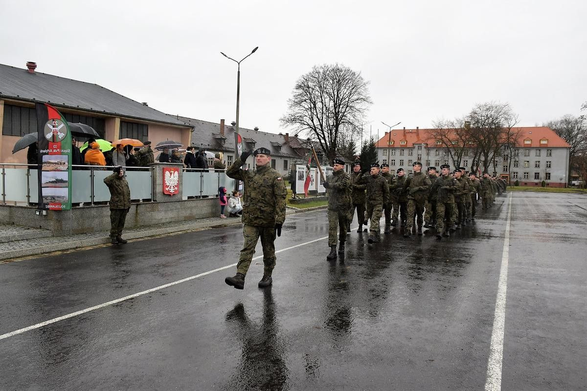Święto Artylerzystów i ślubowanie uczniów klasy mundurowej z II LO w Bolesławcu