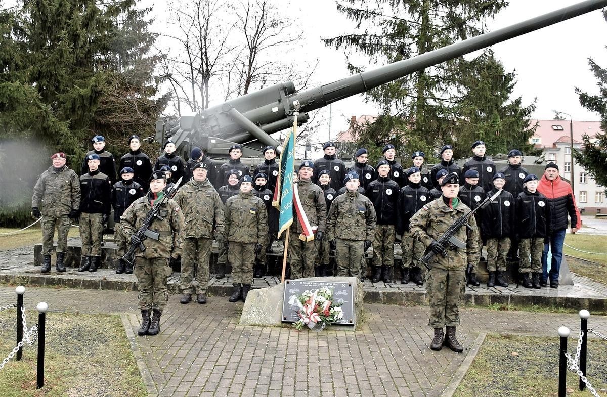 Święto Artylerzystów i ślubowanie uczniów klasy mundurowej z II LO w Bolesławcu