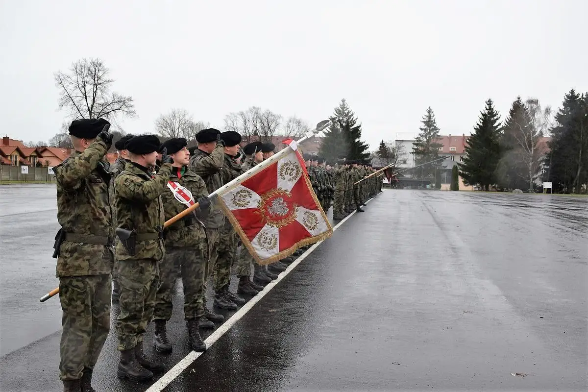 Święto Artylerzystów i ślubowanie uczniów klasy mundurowej z II LO w Bolesławcu