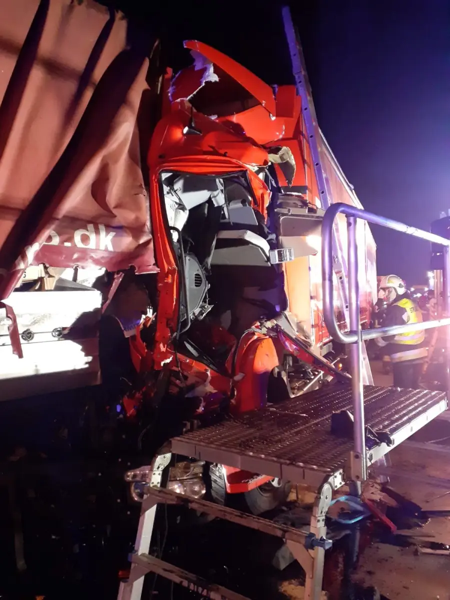 Wypadek z udziałem ciężarówek na A4