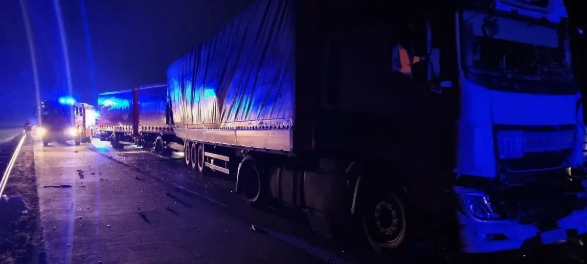 A4: Dwa wypadki z udziałem ciężarówek, w tym jeden śmiertelny