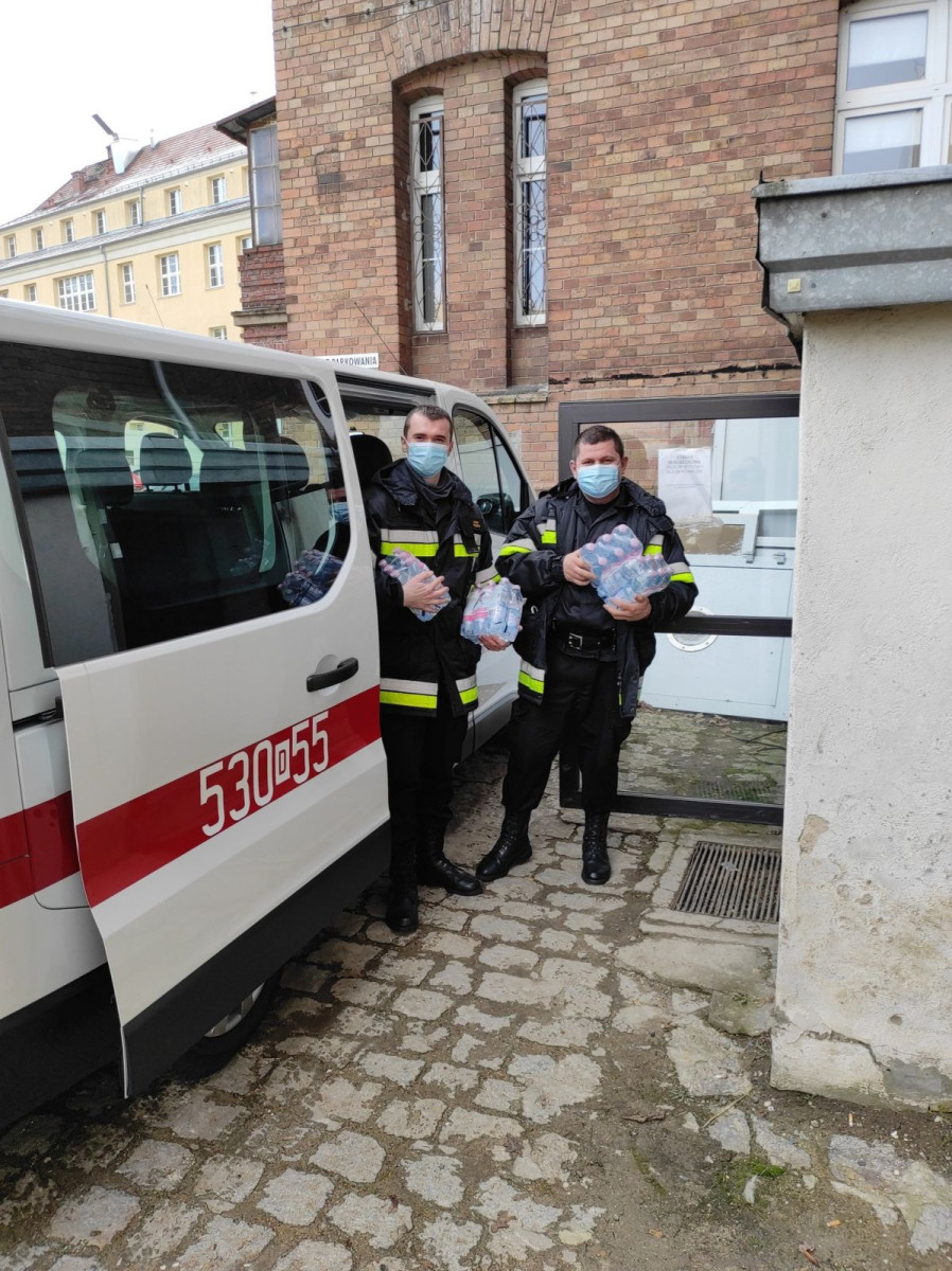 Woda dla pacjentów w oddziałach covidowych w Bolesławcu